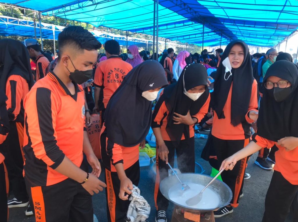 Pembuatan Minyak Goreng Berbahan Kelapa Oleh Siswa Sma Dan Smk Se Kota