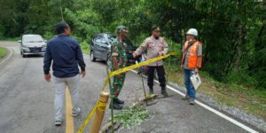 Jalan Poros Baubau Amblas, Polsek Sorawolio Pasang Police Line