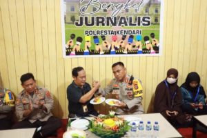 Kapolresta Kendari Resmikan Bengkel Jurnalis