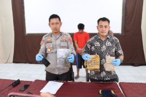 Diciduk Polisi Saat Hendak Ambil Paket Ganja di Perwakilan Bus Antar Kota