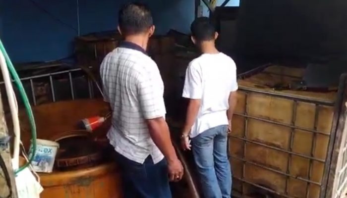 Warga Baubau Grebek Lokasi Tempat Penimbunan BBM Ilegal