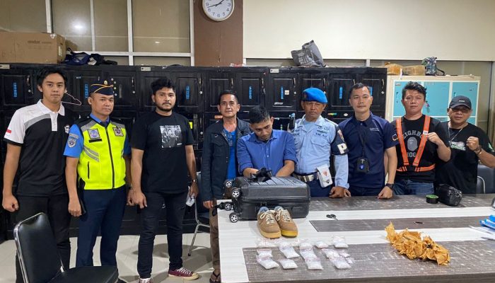 Dari Batam Kurir Sabu Lintas Provinsi Ditangkap di Bandara Haluoleo