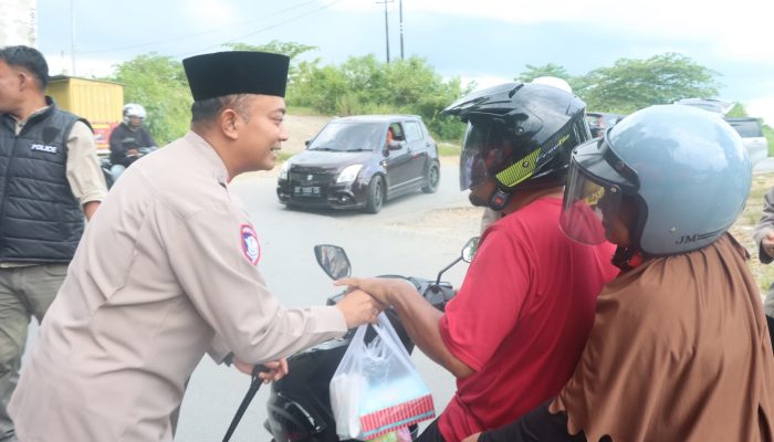 Polres Muna Gelar Aksi Berbagi Takjil, Wujud Kepedulian di Bulan Ramadan