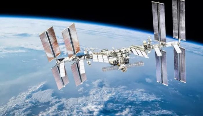 Tiongkok Rencanakan Pembangkit Listrik Tenaga Surya Raksasa di Luar Angkasa