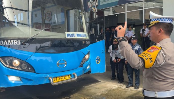 Jelang Arus Mudik Lebaran Ditlantas Polda Sultra Gelar Rampcheck Armada Bus untuk Pastikan Keamanan