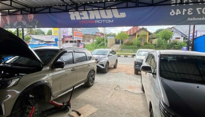Yuk, Kenali Tipe Asap Knalpot Mobil & Artinya: Waspadai Gejalanya Sebelum Terlambat!