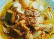 Kehangatan Lontong Sayur di Setiap Suapan