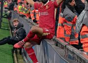 Mohamed Salah Raih Gelar FWA Footballer of the Year 2024/2025, Lampaui Ronaldo dan Sejajar Henry!