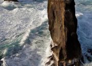 Þrídrangar: Sang Penjaga Kesunyian di Ujung Dunia