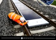 Terobosan Energi Hijau dari Swiss: Panel Surya Tersembunyi di Jalur Kereta Api! 14 FB IMG 1747290238568
