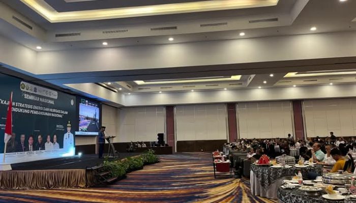 Sekda Sultra Buka Seminar Nasional Strategis Energi dan Hilirisasi, Tekankan Urgensi Transisi Energi dan Pengelolaan Nikel