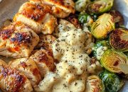 Brussels Sprouts! Ayam Bawang Putih Madu Pedas Alfredo dengan Brussels Sprouts Parmesan yang Renyah