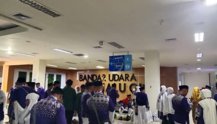 1.145 Jamaah Haji Provinsi Sultra Diberangkatkan Melalui Bandara Haluoleo