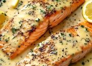 Sensasi Pedas Menggoda: Salmon Panggang dengan Saus Bawang Putih Lemon Berkrim