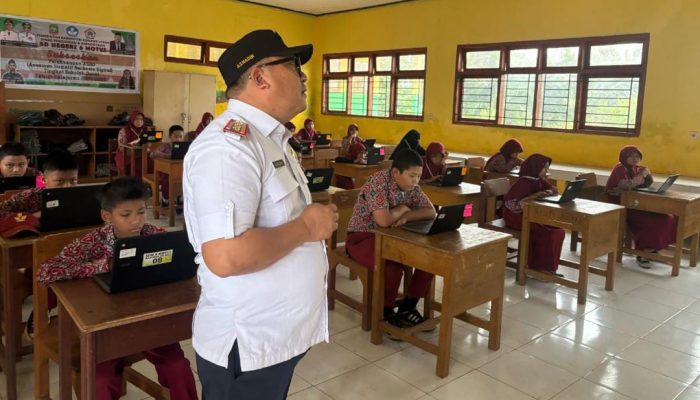 Dikbud Konut Lakukan Monitoring Hari Ke 3 Pelaksanaan Asesmen Sumatif Berbasis Digital Tingkat SD