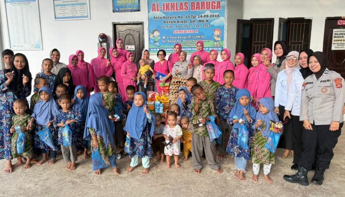Personel dan Bhayangkari Ditbinmas Polda Sultra Gelar Bakti Sosial di Dua Panti Asuhan di Kendari