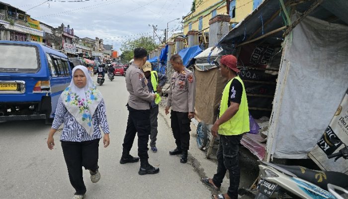 Satgas Preemtif Polda Sultra Gelar Penyuluhan Premanisme dan Pungli di Pasar Mandonga, Kendari