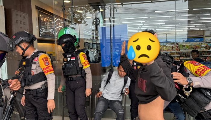 Tukang Parkir di Kendari Kepergok Bawa Sajam Saat Patroli Satgas