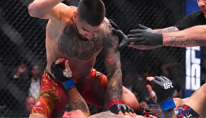 Kanvaskan Charles Olievera, Ilia Topuria Juara Dunia Kelas Ringan UFC