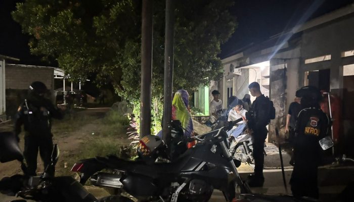Patroli Cipkon Polresta Kendari Antisipasi Aksi Premanisme dan Gangguan Kamtibmas di Malam Hari