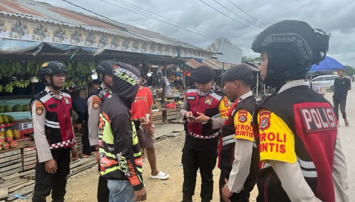 Satgas Pungli Berikan Imbauan Kepada Jukir di Pasar Panjang Kendari