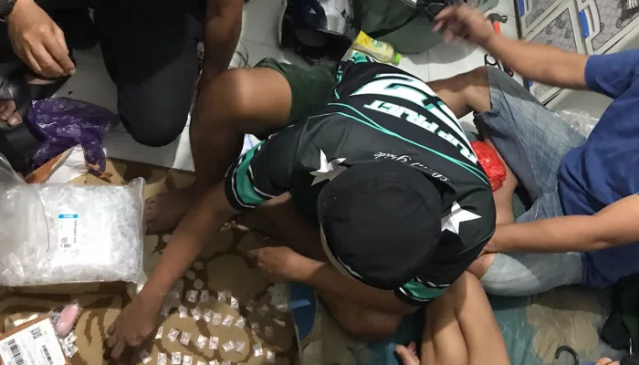 Satres Narkoba Polresta Kendari Ringkus Dua Pria Pengedar Sabu di Rumah Kos