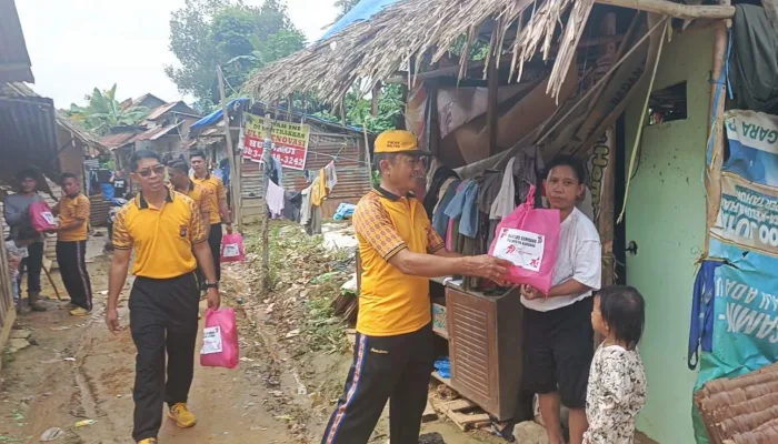 Polresta Kendari Salurkan Paket Bansos Jelang Hari Bhayangkara ke-79