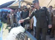 Bupati Koltim Launching LMS dan Serahkan Bantuan Alsintan di Atolanu