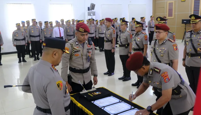 Irjen Pol Didik Agung Widjanarko Pimpin Sertijab Tiga PJU Polda Sultra dan Kapolresta Kendari