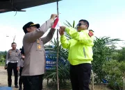Sapa Warga dengan Senyum, Ditlantas Polda Sultra Ajak Masyarakat Tingkatkan Kesadaran Tertib Berlalu Lintas dan Nasionalisme