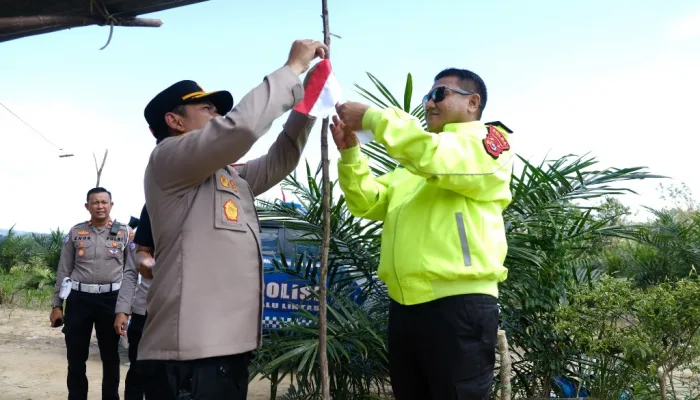Sapa Warga dengan Senyum, Ditlantas Polda Sultra Ajak Masyarakat Tingkatkan Kesadaran Tertib Berlalu Lintas dan Nasionalisme