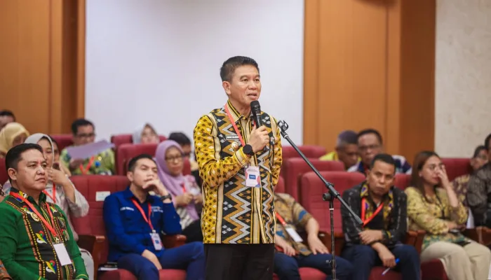 Pemkab Konawe Selatan Salurkan Ribuan Seragam Sekolah untuk Siswa SD dan SMP
