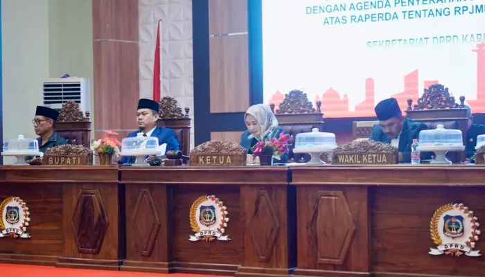 DPRD Koltim Gelar Rapat Paripurna Penyerahan dan Penjelasan Raperda RPJMD 2025