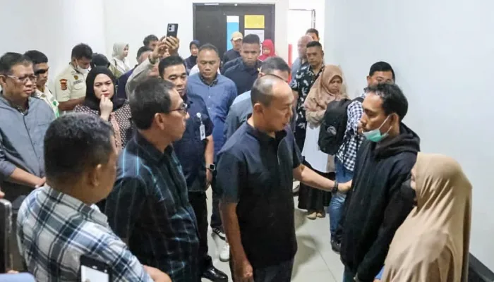 Gubernur Besuk Korban Pemukulan Siswa SMA 12 Kendari: Instuksikan Langkah Penanggulangan Tawuran