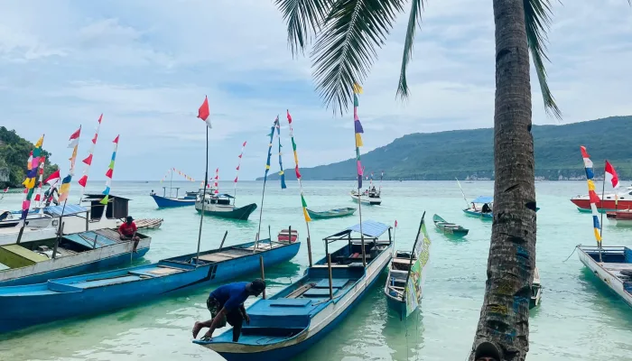 Wagub Sultra Hadiri Pembukaan Sail to Indonesia 2025 di Buton Selatan