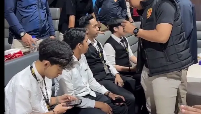 Personel Gabungan Polri dan TNI Razia Narkoba di THM
