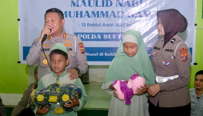 Ditlantas Polda Sultra Gelar Bakti Sosial di Pondok Pesantren
