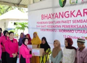 Bhayangkari Sultra Gelar Kegiatan Peduli di Desa Wawatu, Salurkan Bantuan dan Layanan Kesehatan