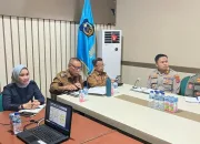 Plt. Bupati Kolaka Timur Hadiri Rapat Koordinasi Pusat dan Daerah Antisipasi Natal 2025 dan Tahun Baru 2026 via Zoom