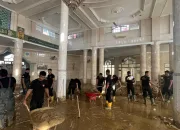 Usai Dibersihkan Personel Polri, Masjid Terdampak Bencana di Aceh Kini Bisa Dipakai Warga