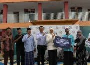 Bank Sultra Serahkan Bantuan Program CSR Satu Unit Mobil Ambulance ke Pondok Pesantren Minhajut Thullab