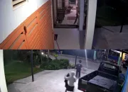 Aksi Tiga Remaja Satroni Rumah Warga  Terekam CCTV