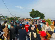 Wujudkan Estetika Kota, Pemkot Kendari Bersihkan Bangkai Kapal di Sepanjang Teluk