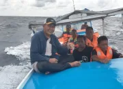 Tim SAR Evakuasi Enam ABK KLM Setia Kawan Yang Tenggelam di Perairan Bambaea Bombana