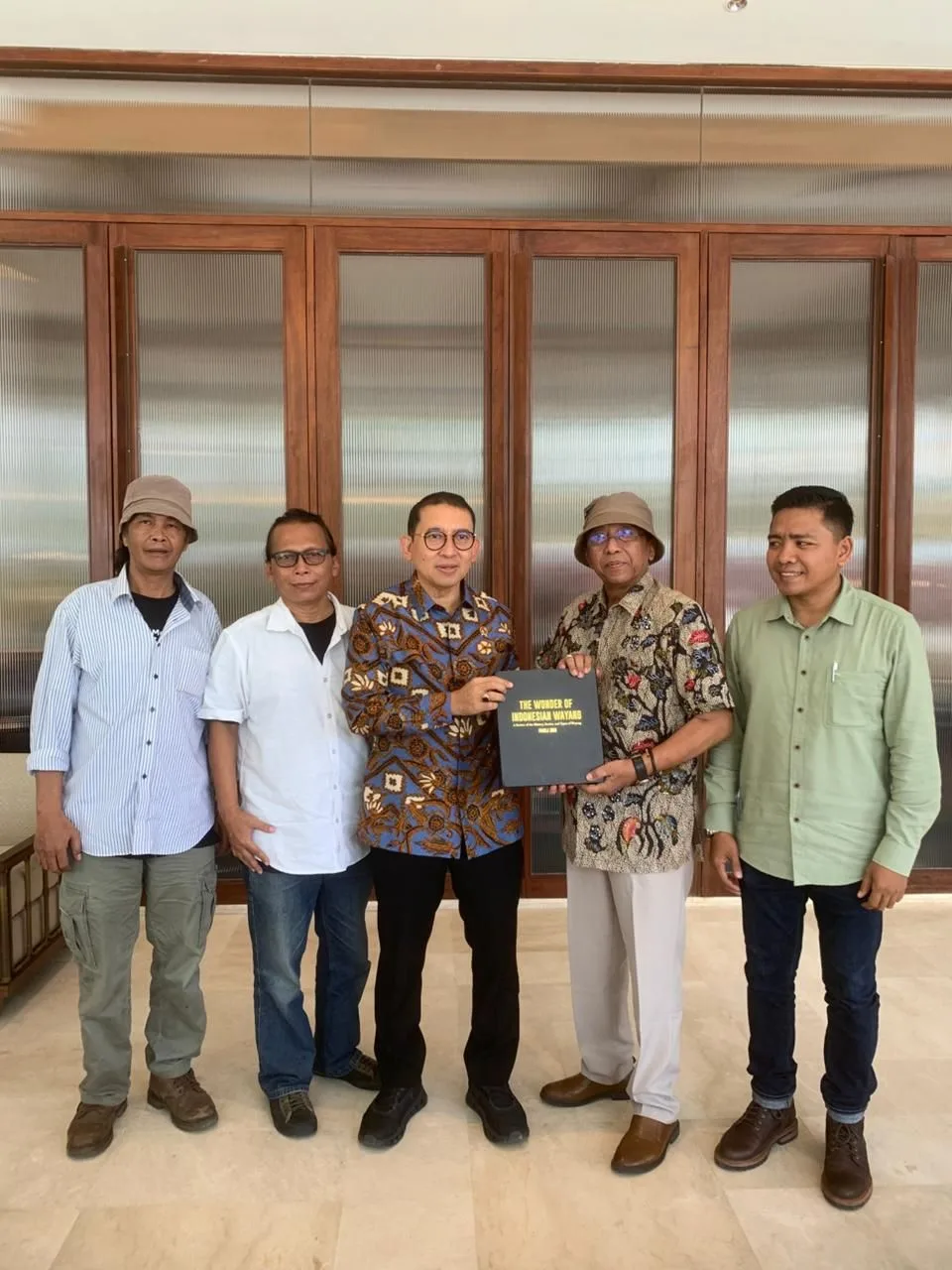 Goresan Garis yang Menyatukan Negeri: Menuju Mei sebagai Bulan Indonesia Menggambar 2 hari gambar2