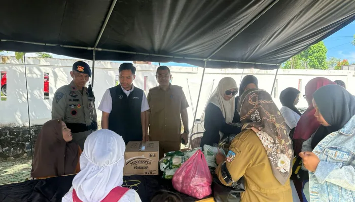 Pasar Murah Brimob Polda Sultra Disambut Antusias Warga