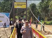 Wakapolri Resmikan Jembatan Dhira Brata Polda Sultra di Kolaka