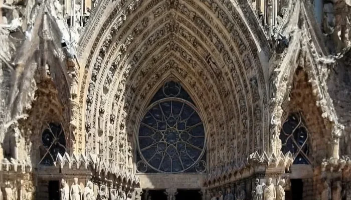 Katedral Reims 1211: Mahakarya Teknik yang Menantang Zaman