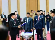 Gubernur Sultra Lantik Pj Sekda, Tekankan Penguatan Tata Kelola Pemerintahan dan Kolaborasi Organisasi