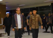Gubernur Sultra Sambut Wamendagri di Bandara Halu Oleo